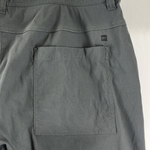 MEC Convertible Charcoal Grey Men's Hiking Pants - Picture 8 of 10
